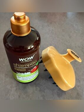 WOW Apple Cider Vinegar Shampoo with Gold Scalp Massager (Gold)